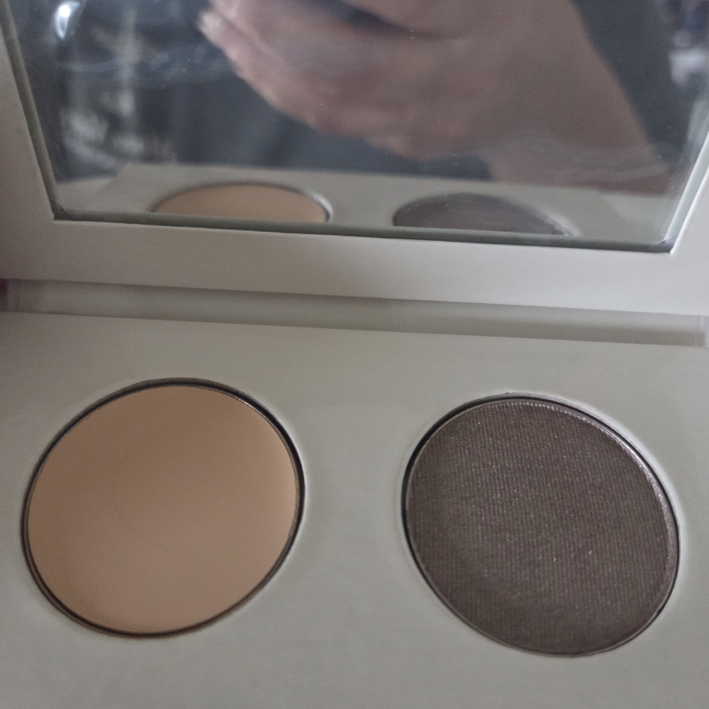 Mally Neutral Beige & Shimmering Taupe Eye Shadow Duo - Cream and Brown